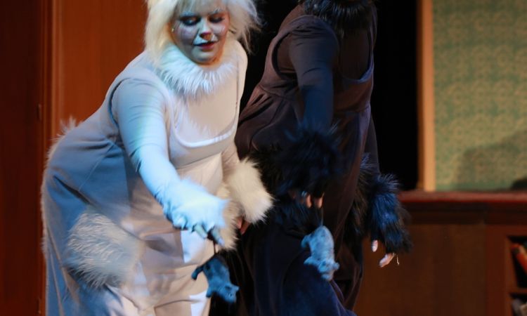 FRAKK, A MACSKÁK RÉME