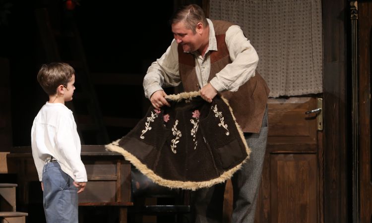 Kincskereső kisködmön