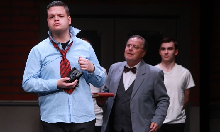 HOLT KÖLTŐK TÁRSASÁGA