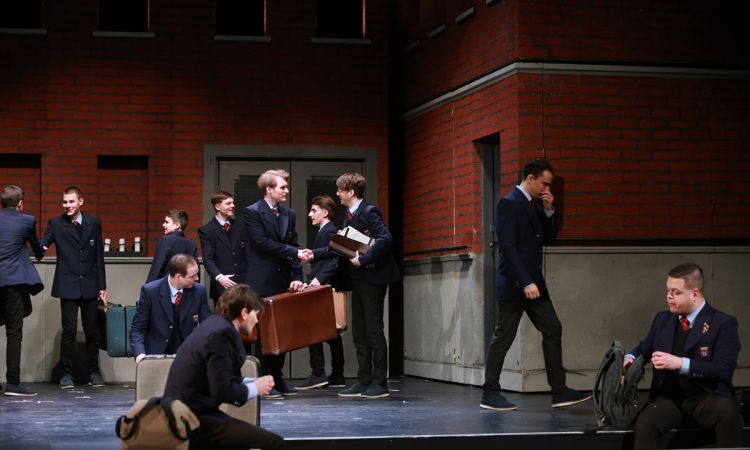 HOLT KÖLTŐK TÁRSASÁGA