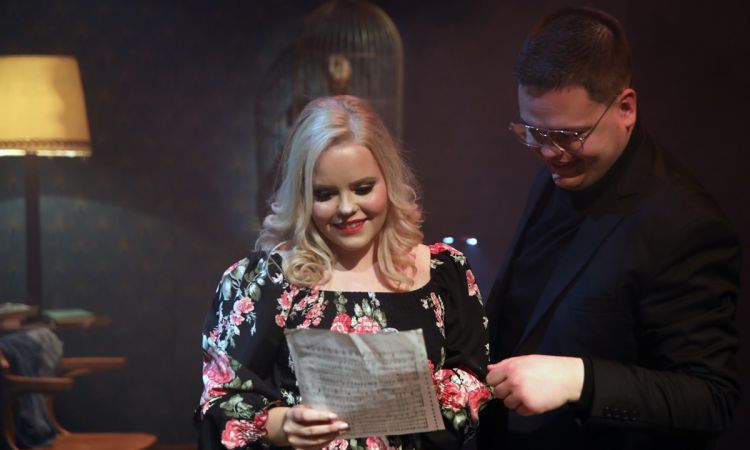 „...LÁZAS IFJÚSÁG…”