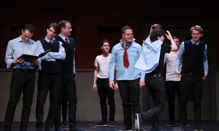 HOLT KÖLTŐK TÁRSASÁGA