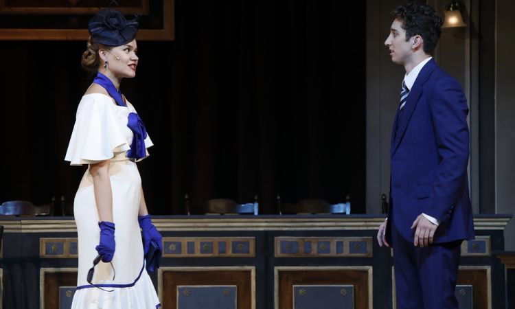 EGY CSÓK ÉS MÁS SEMMI