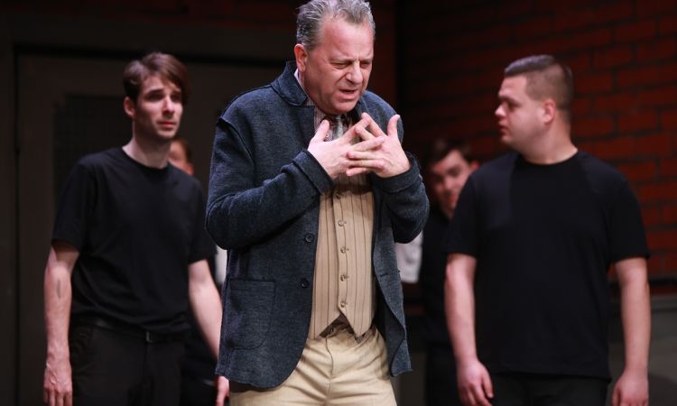 HOLT KÖLTŐK TÁRSASÁGA