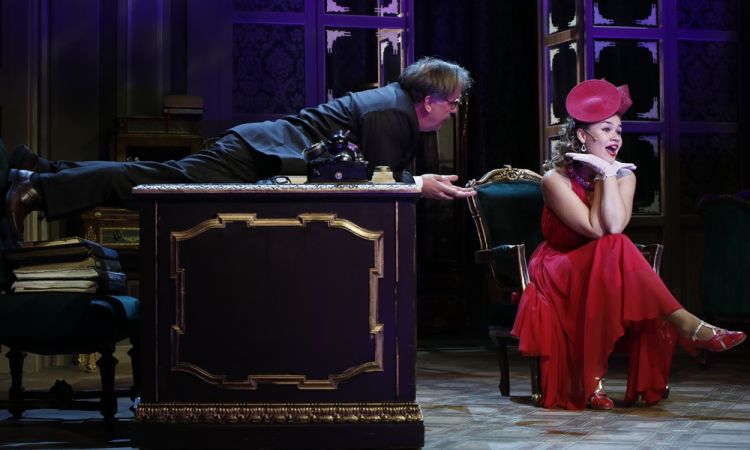 EGY CSÓK ÉS MÁS SEMMI