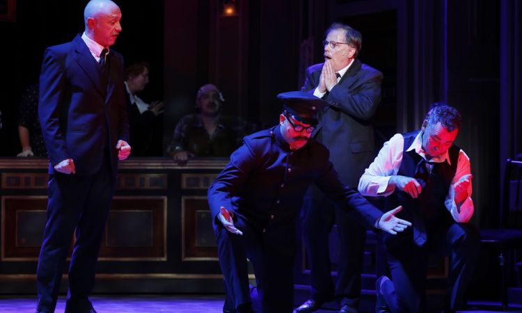 EGY CSÓK ÉS MÁS SEMMI