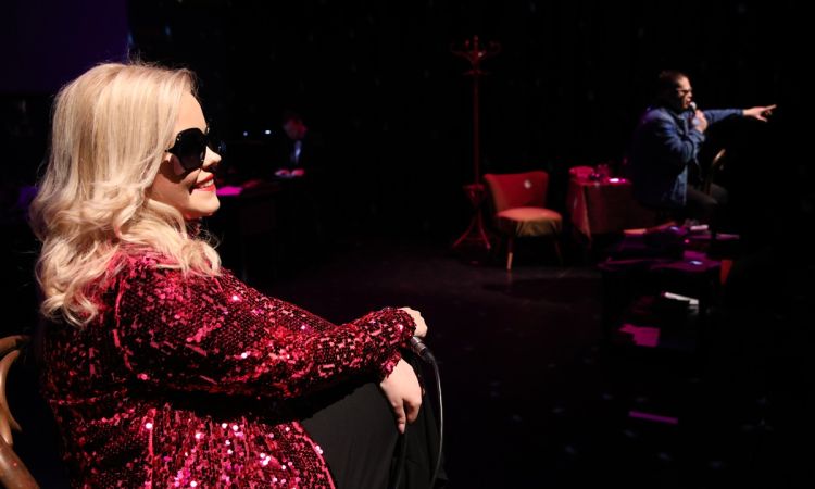 „...LÁZAS IFJÚSÁG…”