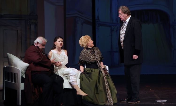 Diótörő és Egérkirály