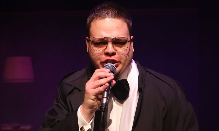 „...LÁZAS IFJÚSÁG…”