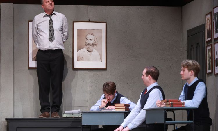 HOLT KÖLTŐK TÁRSASÁGA