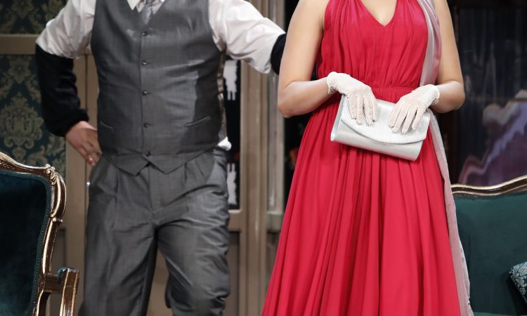 EGY CSÓK ÉS MÁS SEMMI