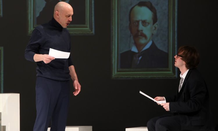 A MINDENSÉG ELMÉLETE