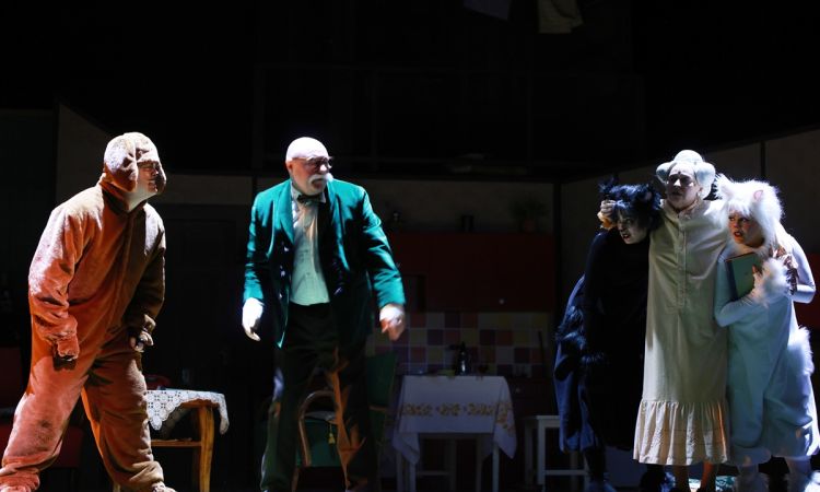 FRAKK, A MACSKÁK RÉME