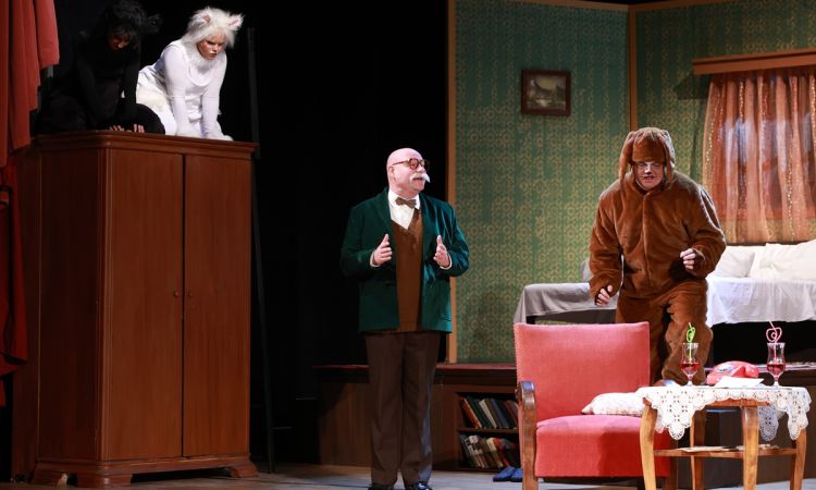 FRAKK, A MACSKÁK RÉME