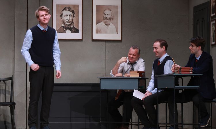 HOLT KÖLTŐK TÁRSASÁGA