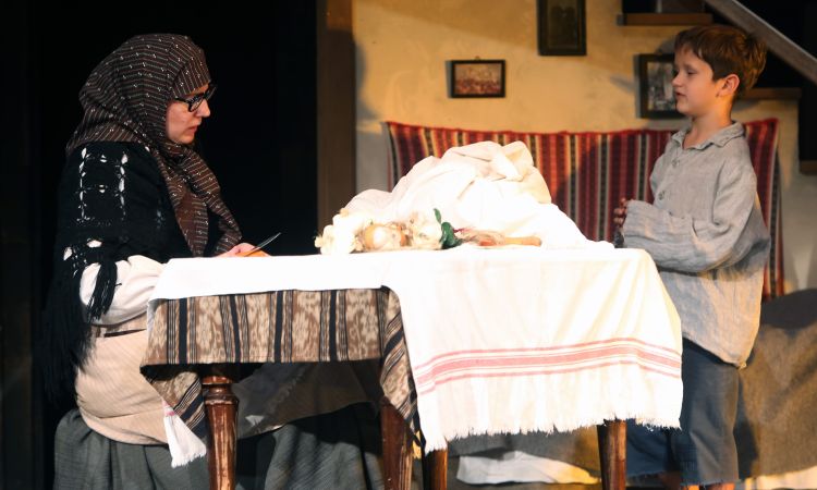 Kincskereső kisködmön