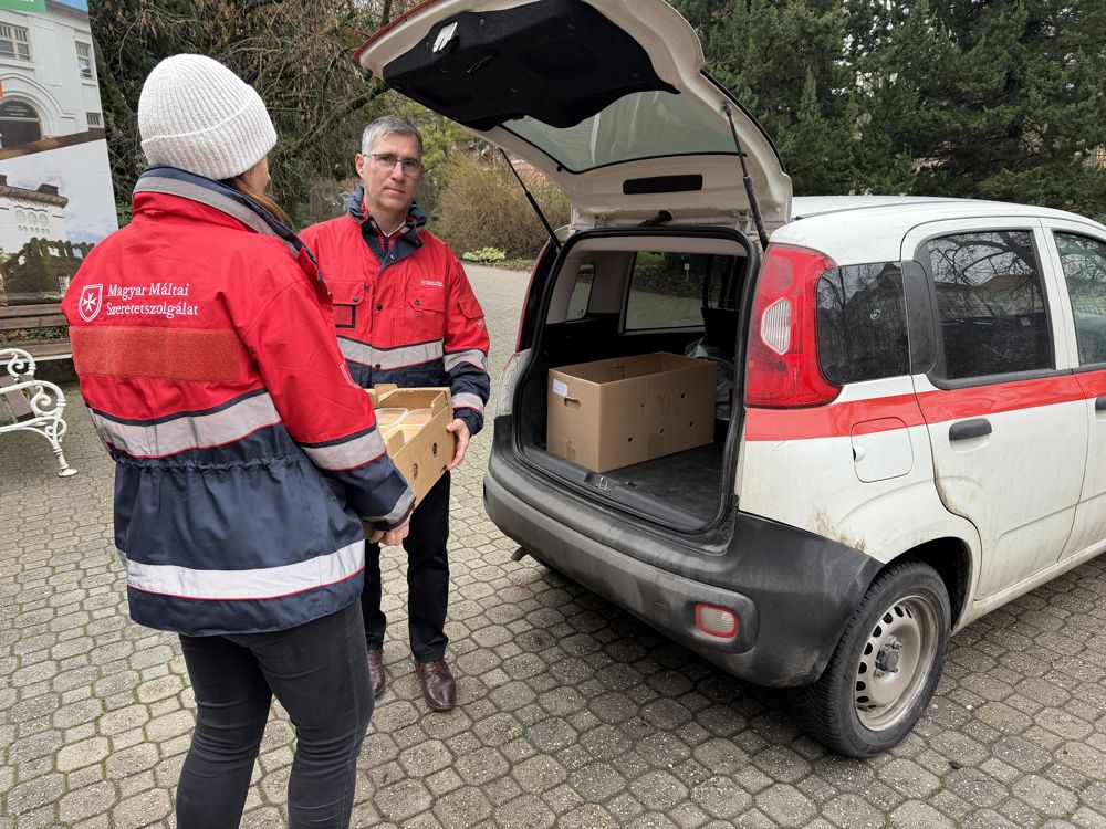 Ételadomány-átadás az Adventi Csodakertben!