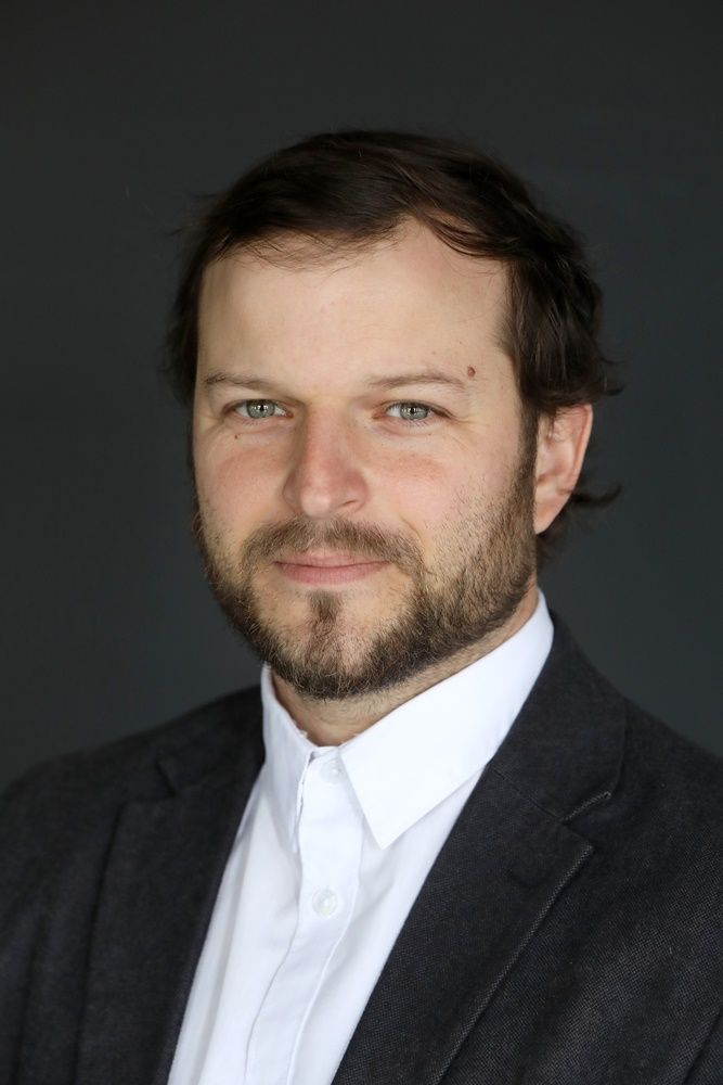 Giovanni, Vaszkó Bence
