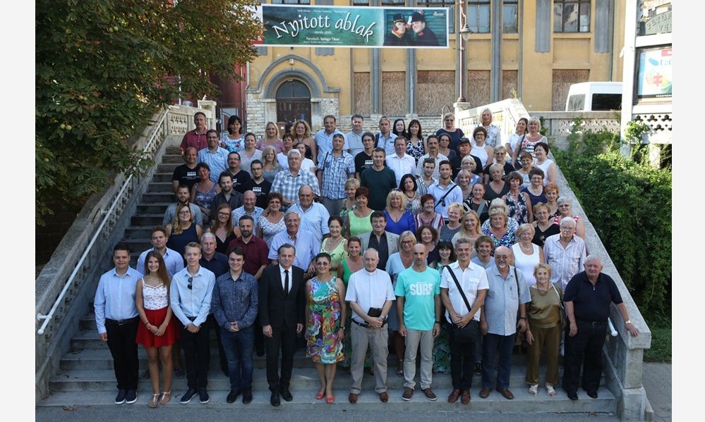 Lendületes, színes, meglepetésekkel teli évadkezdés a Veszprémi Petőfi Színházban