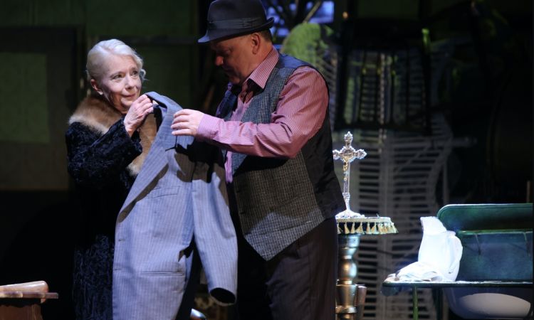 „...pénzért ma szívet kaphatsz a világ piacán...” – Az ELDORÁDÓ világában kalandoztunk