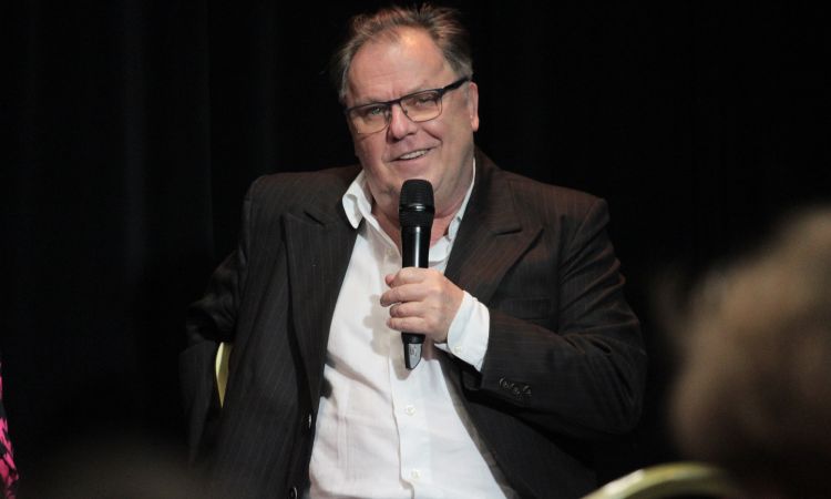 „...pénzért ma szívet kaphatsz a világ piacán...” – Az ELDORÁDÓ világában kalandoztunk