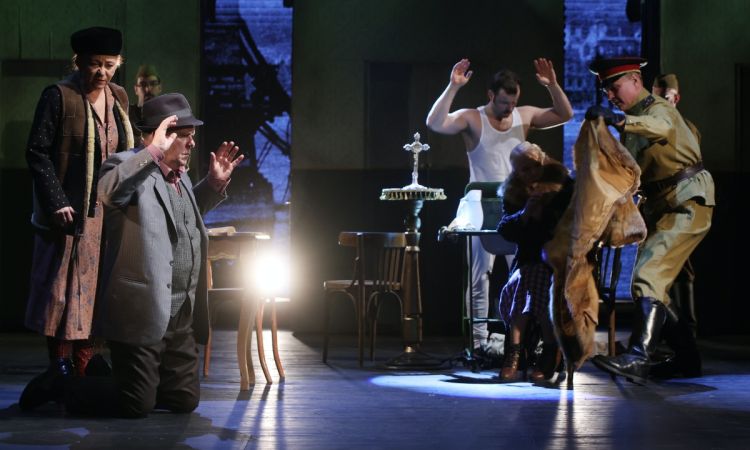 „...pénzért ma szívet kaphatsz a világ piacán...” – Az ELDORÁDÓ világában kalandoztunk