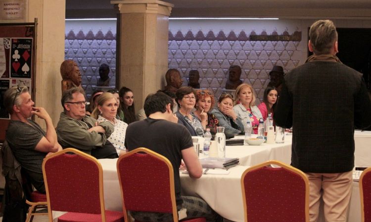 A VI. Veszprémi Rátonyi Róbert Operettfesztivál és a 2023/24-es színházi évad bemutatója: CSÁRDÁSKIRÁLYNŐ