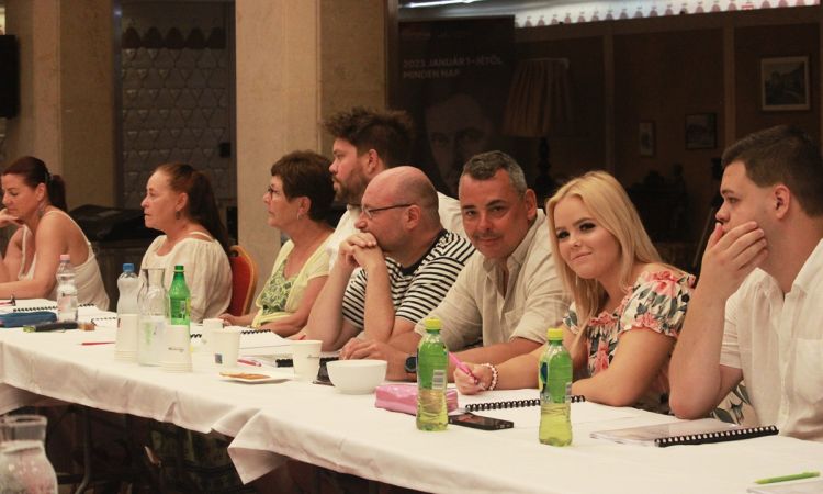 Elkezdődtek A HÁROM SÁRKÁNY próbái!