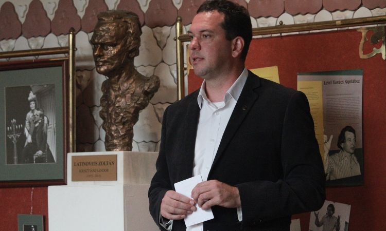 „Az igazi színházat keresem magamban” - Kiállítással emlékezünk Latinovits Zoltánról