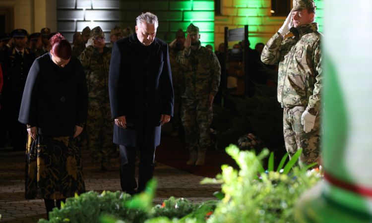 A Veszprémi Petőfi Színház a forradalom 70. évfordulóján