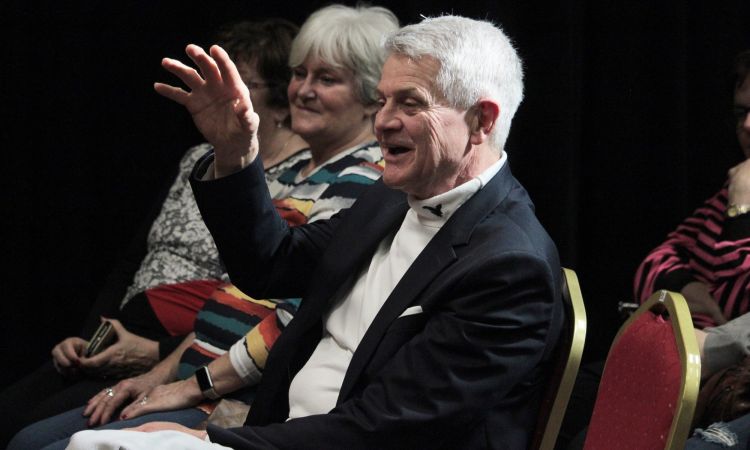 „...pénzért ma szívet kaphatsz a világ piacán...” – Az ELDORÁDÓ világában kalandoztunk