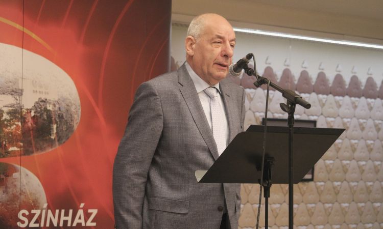 „Következő versmondónk: Sulyok Tamás, Magyarország köztársasági elnöke!”