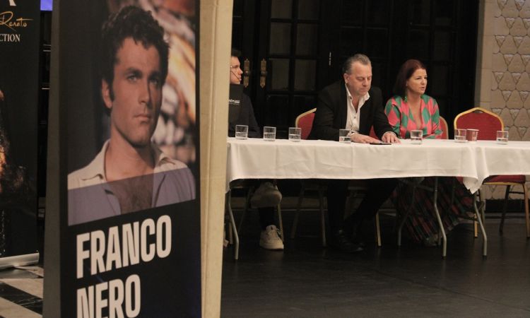 A szenzációk májusa a Veszprémi Petőfi Színházban